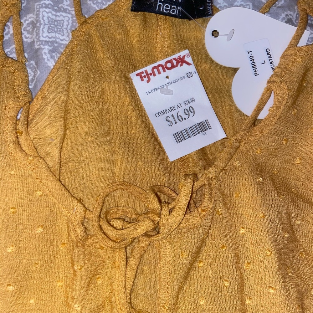 Yellow top - Picture 2 of 4
